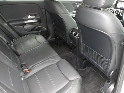 صورة مصغرة 43 لـ 2025 Mercedes-BENZ GLA