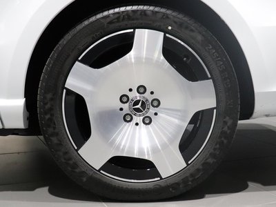 2026 Mercedes-BENZ V-CLASS photo 3