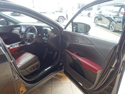 2023 Lexus RX thumbnail 36