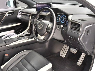 2022 Lexus RX thumbnail 19