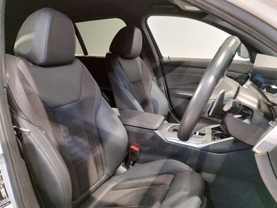 2024 BMW 3 SERIES TOURING photo 12
