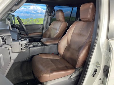 صورة 43 لـ 2024 Toyota LAND CRUISER 250