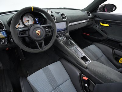 2024 Porsche 718 SPYDER photo 7