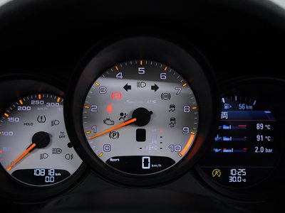 2024 Porsche 718 SPYDER photo 12