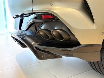صورة 14 لـ 2023 Aston Martin DBX