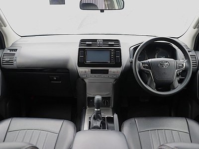 2021 Toyota LAND CRUISER PRADO photo 8