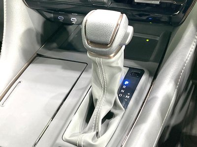 صورة 51 لـ 2025 Toyota ALPHARD