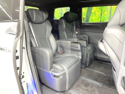 صورة 66 لـ 2025 Toyota ALPHARD