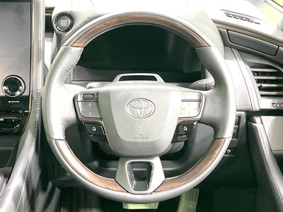 صورة 13 لـ 2025 Toyota ALPHARD