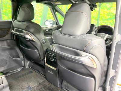 صورة 40 لـ 2025 Toyota ALPHARD