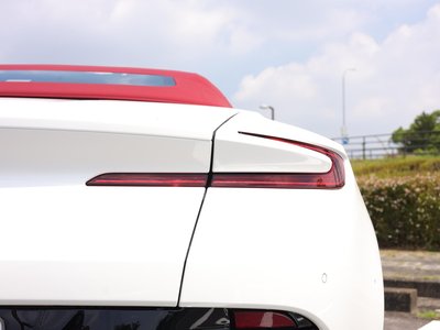 صورة 8 لـ 2018 Aston Martin DB11 VOLANTE