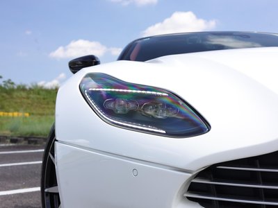 صورة 21 لـ 2018 Aston Martin DB11 VOLANTE