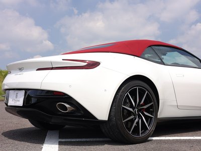 صورة 86 لـ 2018 Aston Martin DB11 VOLANTE