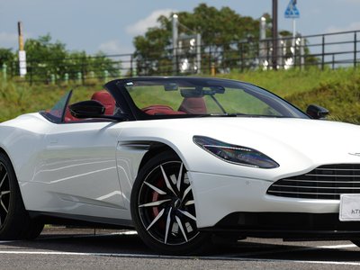 صورة 81 لـ 2018 Aston Martin DB11 VOLANTE