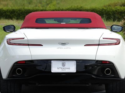 صورة 35 لـ 2018 Aston Martin DB11 VOLANTE