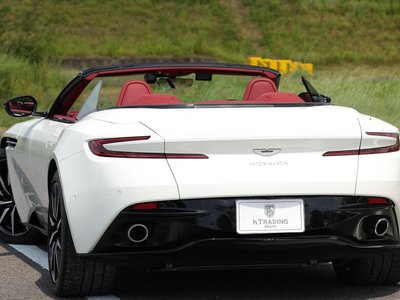 صورة 2 لـ 2018 Aston Martin DB11 VOLANTE