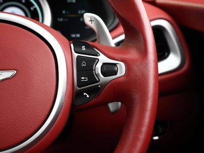 صورة 68 لـ 2018 Aston Martin DB11 VOLANTE