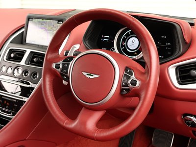 صورة 4 لـ 2018 Aston Martin DB11 VOLANTE