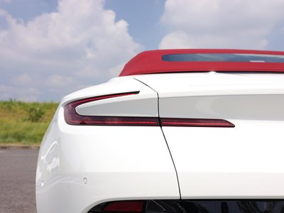 صورة 47 لـ 2018 Aston Martin DB11 VOLANTE