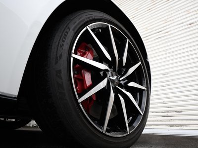 صورة 9 لـ 2018 Aston Martin DB11 VOLANTE