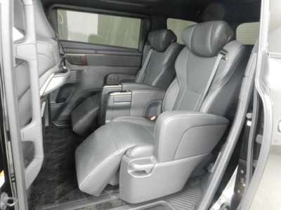 صورة 18 لـ 2023 Toyota ALPHARD
