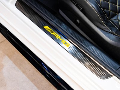 2017 Mercedes-BENZ C-CLASS AMG thumbnail 42