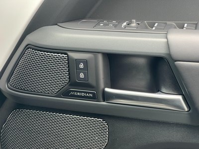صورة مصغرة 30 لـ 2023 LAND Rover DEFENDER
