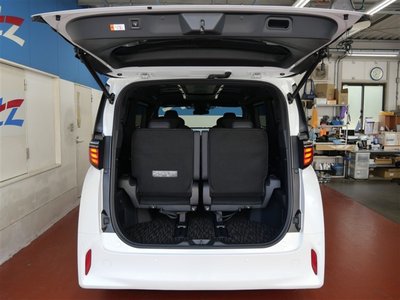2023 Toyota ALPHARD — фото 10