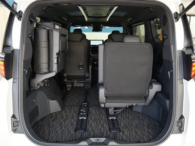 2023 Toyota ALPHARD — фото 12