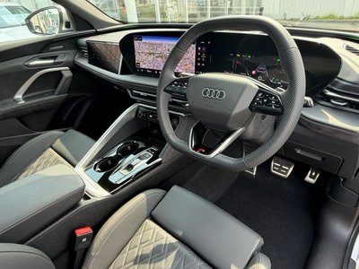 2025 AUDI SQ5 photo 14
