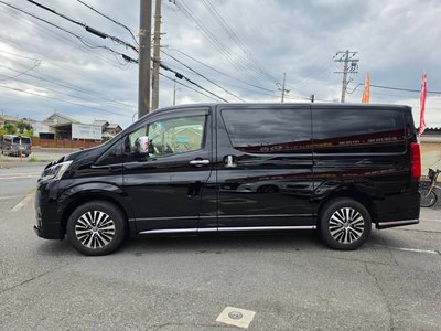 صورة 9 لـ 2020 Toyota GRAND ACE