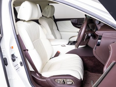 2018 Lexus LS — миниатюра 38