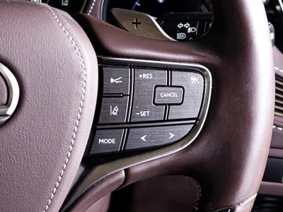 2018 Lexus LS — миниатюра 9