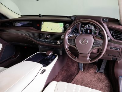 2018 Lexus LS — миниатюра 37