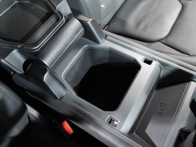 2025 LAND Rover DEFENDER 缩略图 21