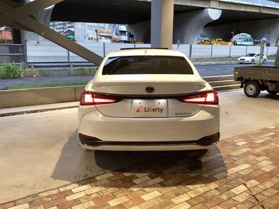 2022 Lexus ES thumbnail 34