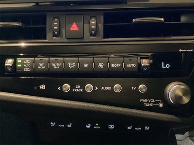 2022 Lexus ES photo 8