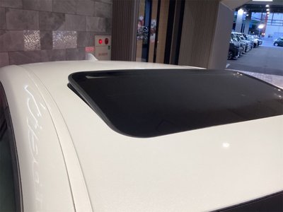 2022 Lexus ES thumbnail 17