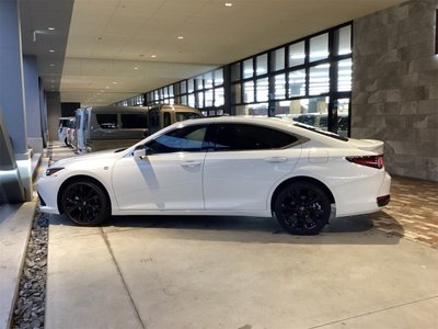 2022 Lexus ES thumbnail 36