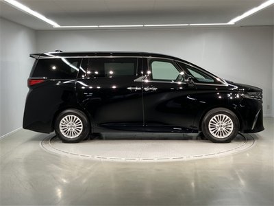 2025 Toyota ALPHARD — фото 4