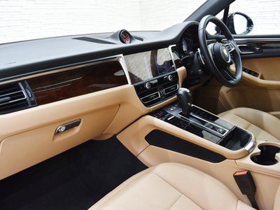 2023 Porsche MACAN — миниатюра 8