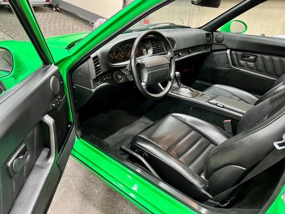 صورة 34 لـ 1993 Porsche 968
