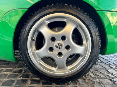 صورة 33 لـ 1993 Porsche 968