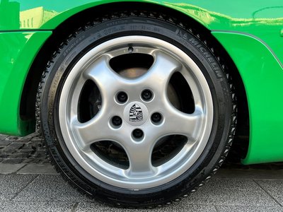 صورة 30 لـ 1993 Porsche 968