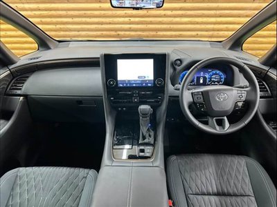 2025 Toyota ALPHARD — фото 2