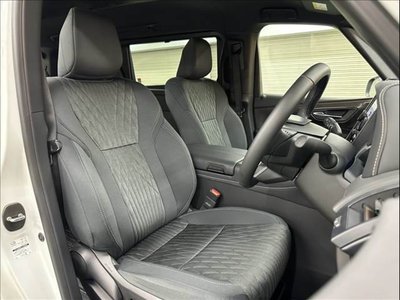 2025 Toyota ALPHARD — фото 10