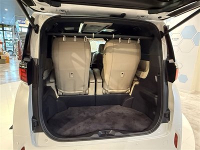 صورة 38 لـ 2026 Toyota ALPHARD
