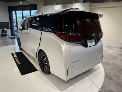 صورة 34 لـ 2026 Toyota ALPHARD