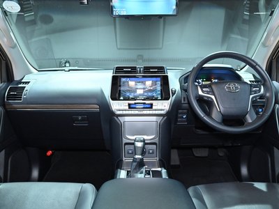 صورة 12 لـ 2023 Toyota LAND CRUISER PRADO