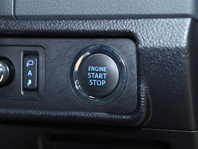 صورة 29 لـ 2023 Toyota LAND CRUISER PRADO